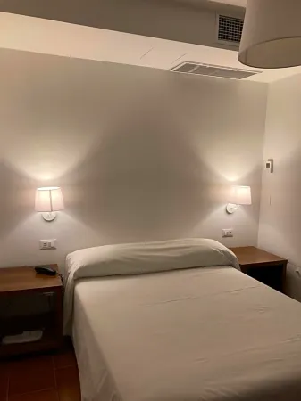 Hotel Ghironi Отели в г. Vezzano Ligure