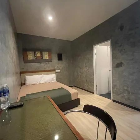 thepeakhostel Отели рядом с достопримечательностью «Станция Удом Сук»