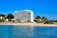 Universal Hotel Castell Royal Ξενοδοχεία στην πόλη Canyamel