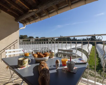 Mas de la Gourmette Hotels in Châteaurenard