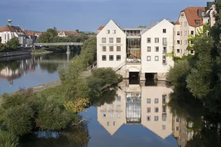 Sorat Insel-Hotel Regensburg Отели в г. Верхний Пфальц