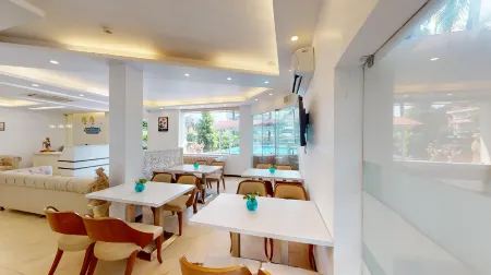 Krishna Beach Resort and Spa Отели в г. Colva