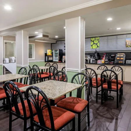 La Quinta Inn by Wyndham San Antonio Brooks City Base