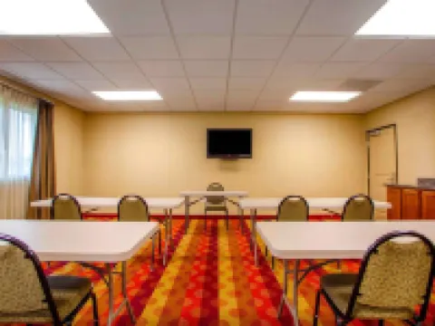 Suburban Studios Cedar Falls Hotels in Cedar Falls