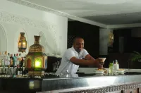 Jacaranda Indian Ocean Beach Resort - bar