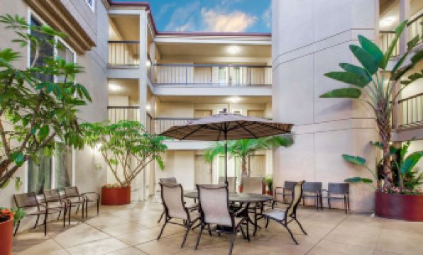 Days Inn by Wyndham Carlsbad