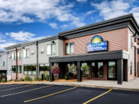 Days Inn & Suites by Wyndham Duluth by the Mall Hotels in Duluth