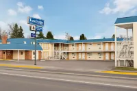 Travelodge by Wyndham Quesnel FIELDS Quesnel附近的飯店
