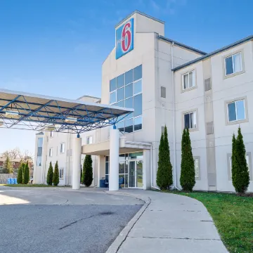 Motel 6 Peterborough, on
