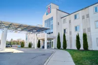 Motel 6 Peterborough, on Hotels in 