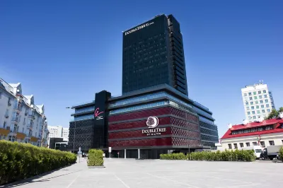 DoubleTree by Hilton Minsk Hotel in zona Cafe Netto