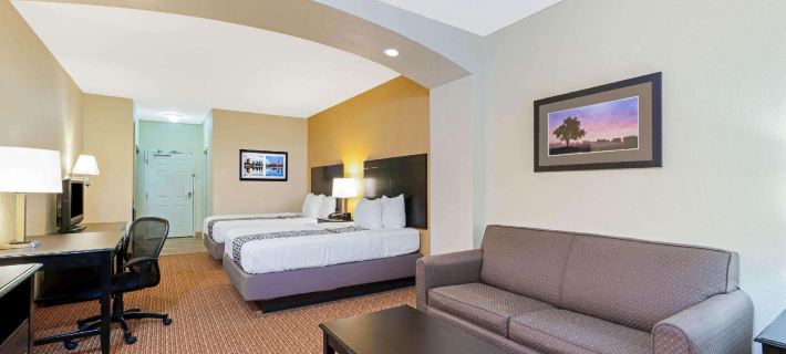 La Quinta Inn & Suites by Wyndham Stillwater-University Area Отели в г. Пейн