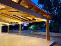 Arredamento completo e moderno, un’oasi di verde a due passi dalla città.