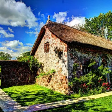 Bickleigh Castle Hotels near Tiverton Castle