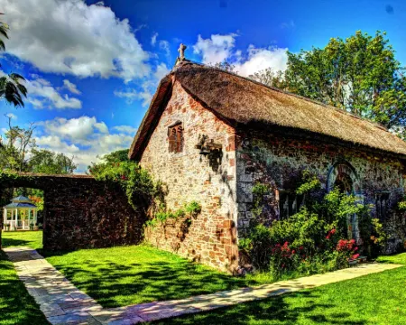 Bickleigh Castle Hotels in Mid Devon District