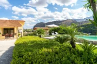 Villa Oasi Della Pace situata a Partinico con piscina privata Hotel in zona Grotta delle colombe