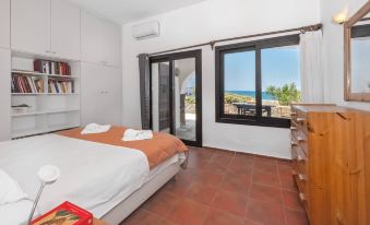 Platanias Beachfront Villa Elsa-90m to Main Square