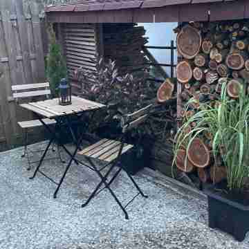 Cozy Furnished Basement Apartment Hotel Exterior