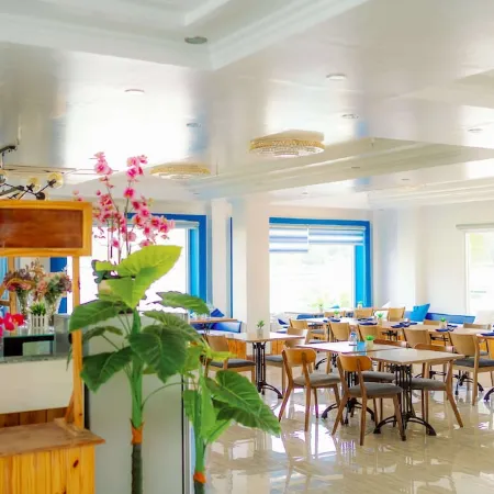 Santiago Cove Hotel and Restaurant