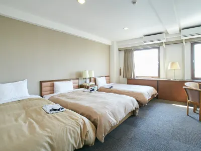 Hotel Sun Plus Yutaka Hotel di Kaizuka