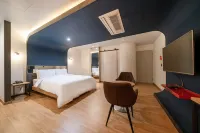 Donghae Very Six Hotels near Donghae City Suhyup Seafood Distribution Center