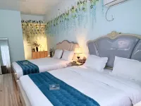 Zibo White Moonlight Homestay (Badaju The Mixc) - Balkoner