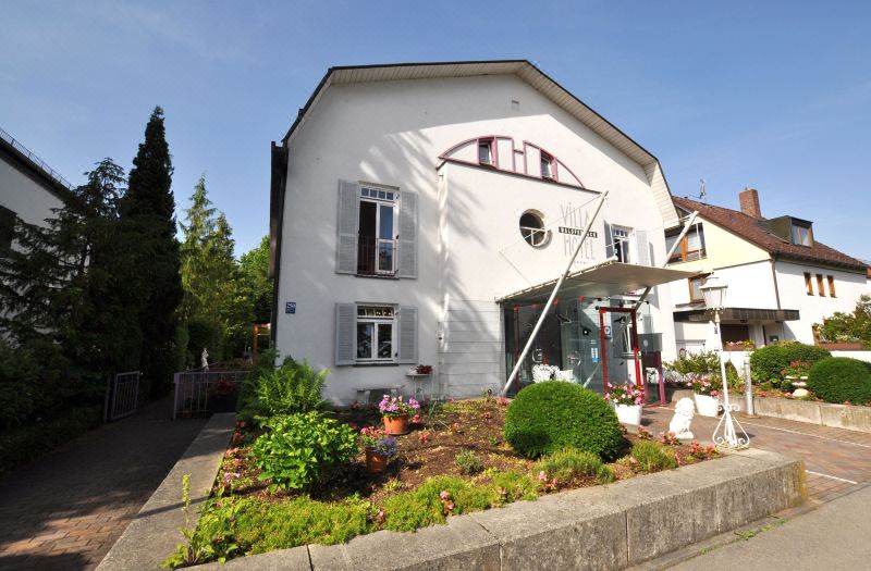 Villa Waldperlach by Blattl