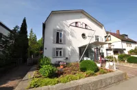 Villa Waldperlach by Blattl Hotels near Jehovas Zeugen Putzbrunn | München-Perlacher Forst | München-Harlaching