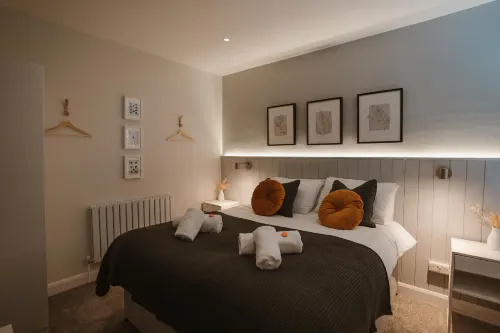 Blooms Apartment Hotels in Hyde