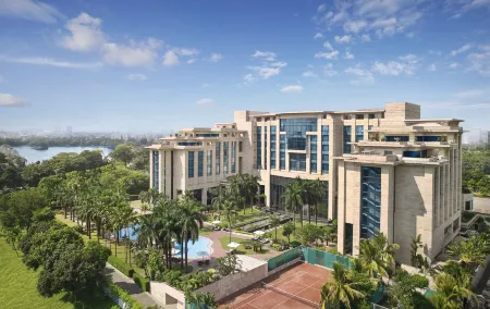 Hyatt Regency Kolkata Отели рядом с достопримечательностью «NIH Flower Garden»