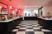 Hampton Inn & Suites DuPont Hotels in DuPont