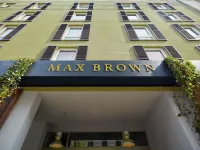 Max Brown Hotel 7th District, Part of Sircle Collection Hotels near نيوباو. .07