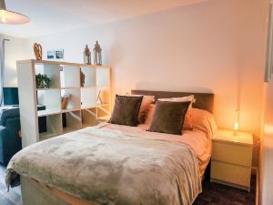 Portway Nook - 1 Bedroom Studio - Bishopston