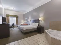 La Quinta Inn & Suites by Wyndham Deer Park