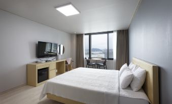 Busan Yeongdo Beach