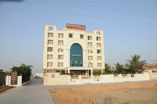 Daksh the Madhuvan Suites Dwarka Hotels in Девбуми Дварка