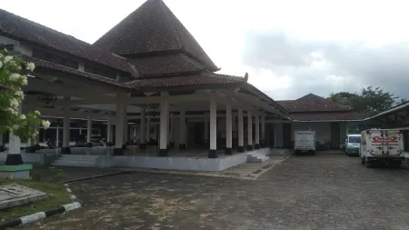 GANESHA HOTEL SYARIAH Отели в г. Purworejo Regency