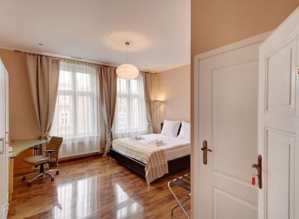 Jagiellonska 3 ApartHotel - Deluxe Rooms with King Beds, City Center, Free Wifi!