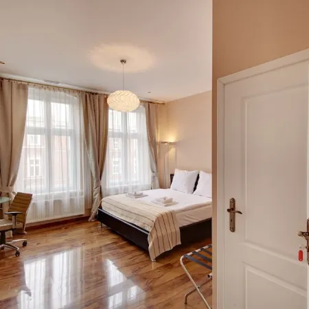 Jagiellonska 3 ApartHotel - Deluxe Rooms with King Beds, City Center, Free Wifi!