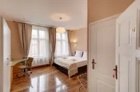 Jagiellonska 3 ApartHotel - Deluxe Rooms with King Beds, City Center, Free Wifi! - WLAN