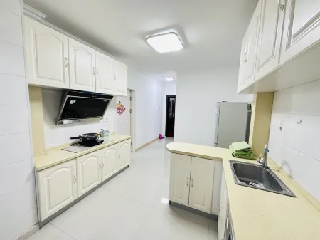 Hu Yijia's Cozy Cabin (Shiqiao Street) Отели рядом с достопримечательностью «Dashiqiao Mizhen Mountain»