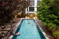 Mob House - piscina