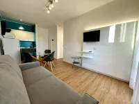 Modern Apartment with Pool and Seaview - balcony