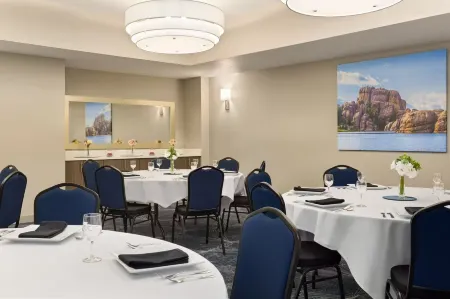 La Quinta Inn and Suites by Wyndham at WaTiki Waterpark