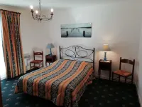 Charming Chalet with Swimming Pool in Quend - 3-Star