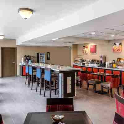 機場舒適套房飯店 Dining/Meeting Rooms