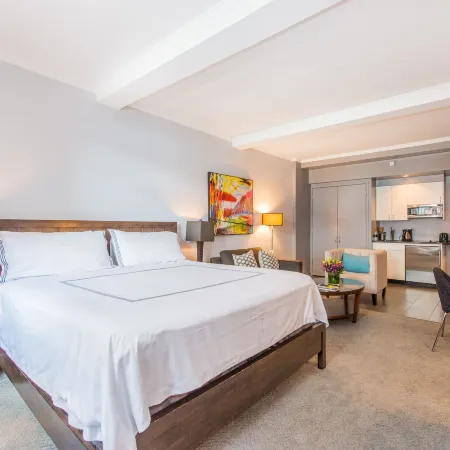 The Lombardy Hotel Отели рядом с достопримечательностью «Верхний Ист-Сайд»