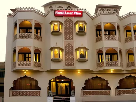 Hotel Amer View Отели рядом с достопримечательностью «Sheesh Mahal»