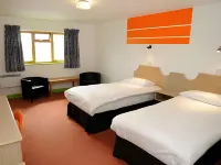 Happy Guests Lodge Hotels in Frodsham