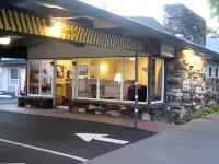 Thunderbird Lodge Hotels near Sculpture Park